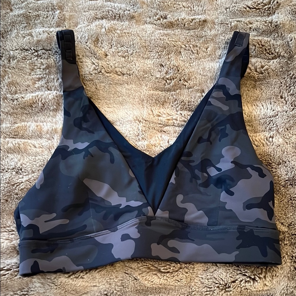 Camo Print Women's Sports Bra Zyia